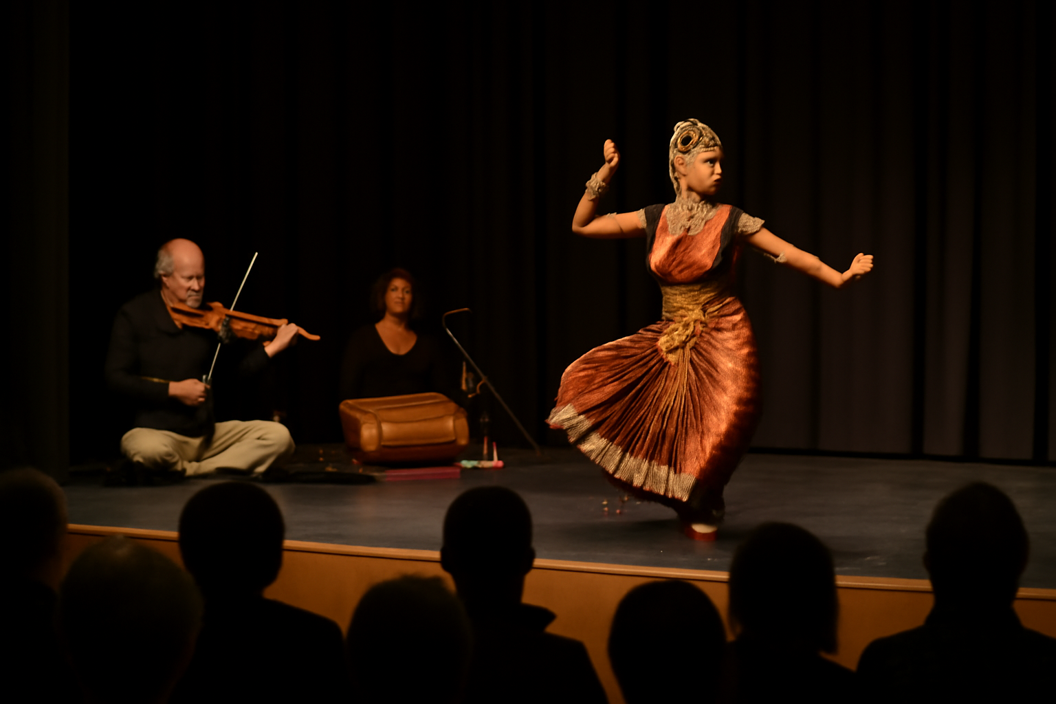 Tanzaufführung „Rasamritham – Nectar of Emotions“ am 17. Oktober auf der Probebühne des Theater Strahl