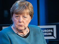 EU-Orden als "falsches Signal": Ex-Generäle zerpflücken Merkels Umgang mit Putin