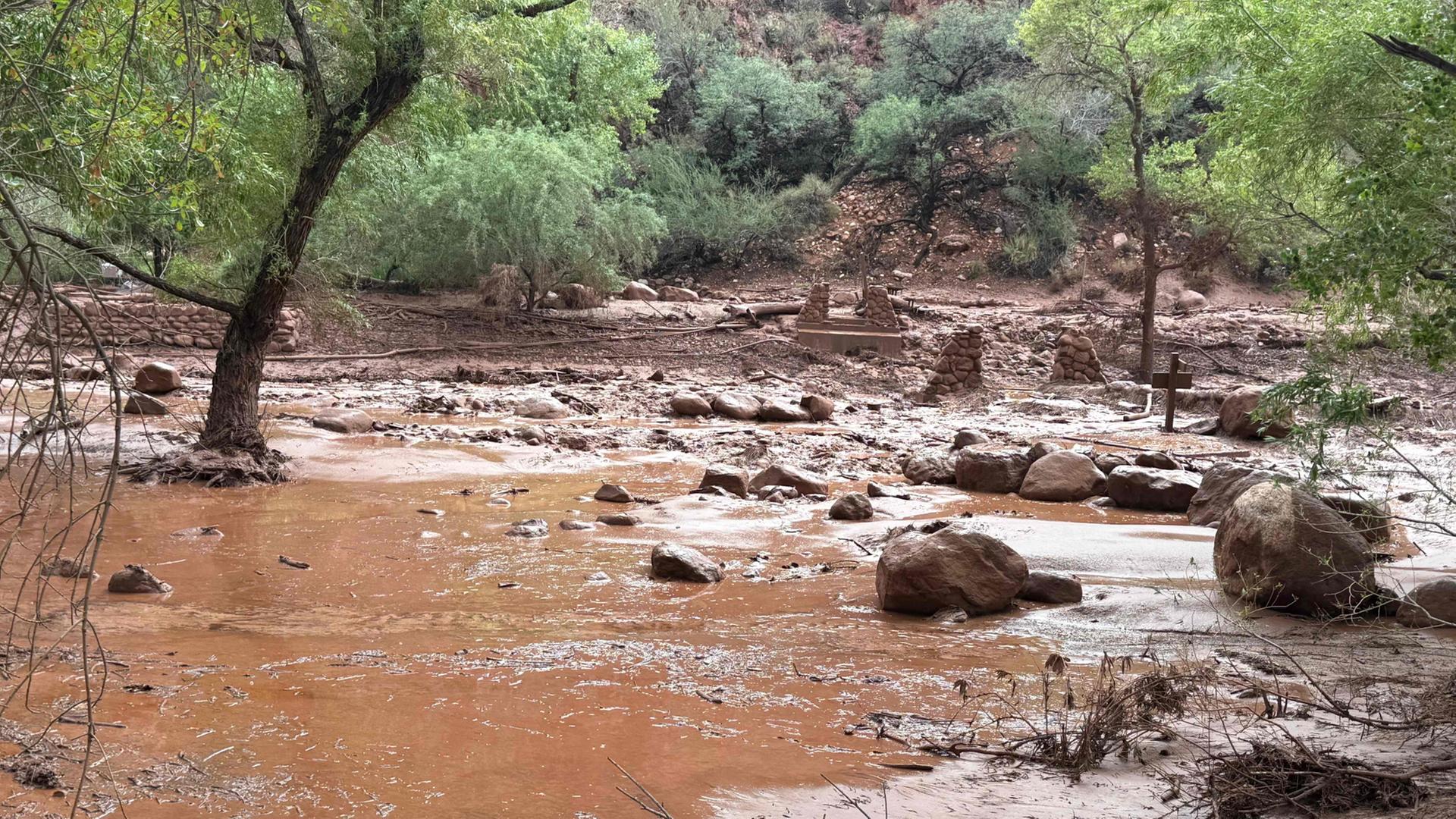 Nach Sturzflut im Grand Canyon: Suche nach 15 Menschen