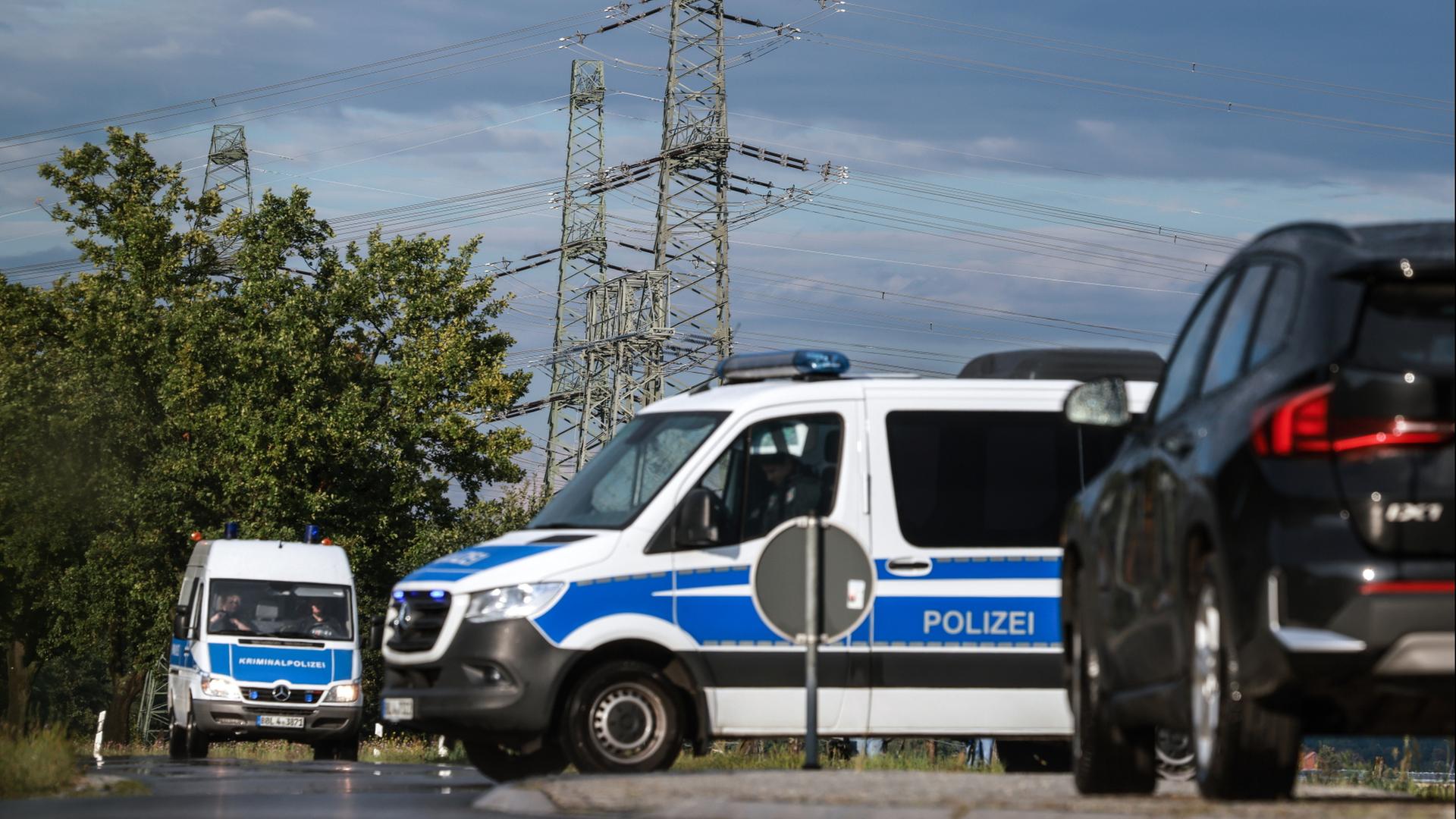 Tatverdächtiger bekennt sich zu Anschlägen auf Stromversorgung