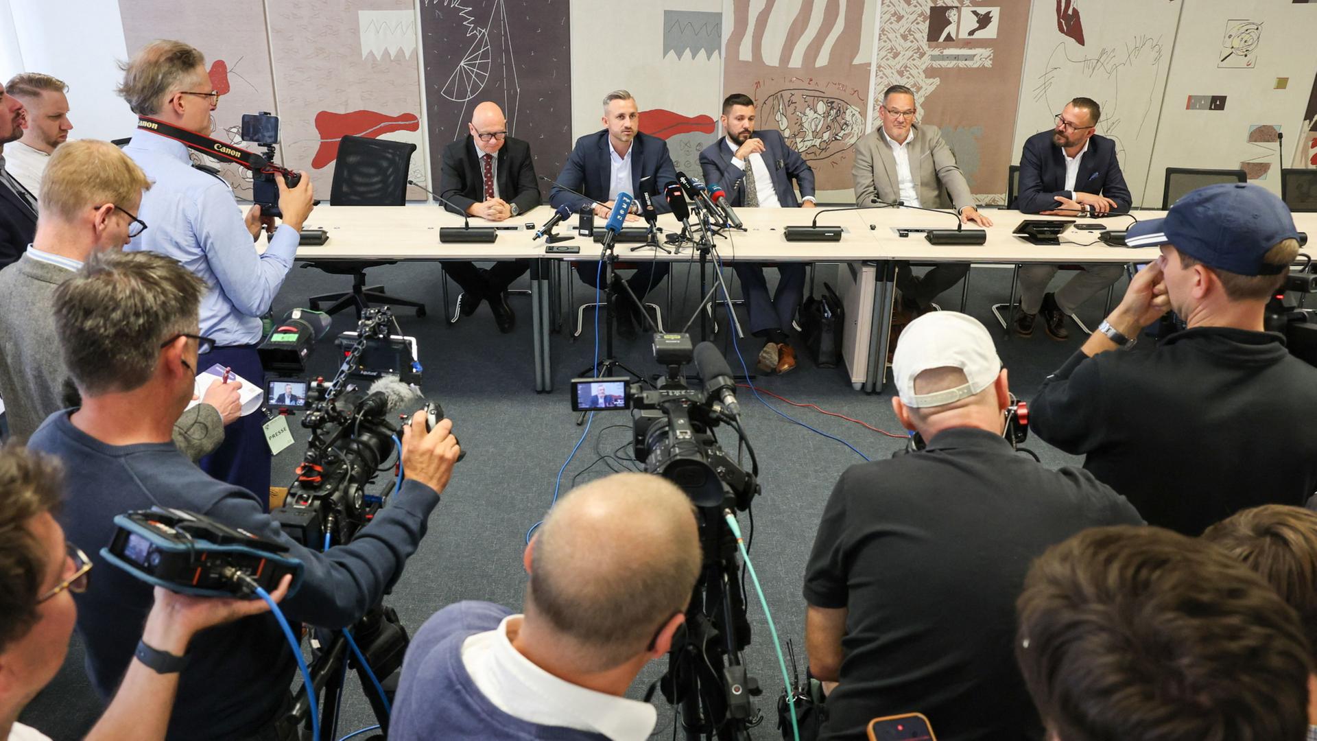 Was eine AfD-Regierung für den Verfassungsschutz bedeuten könnte